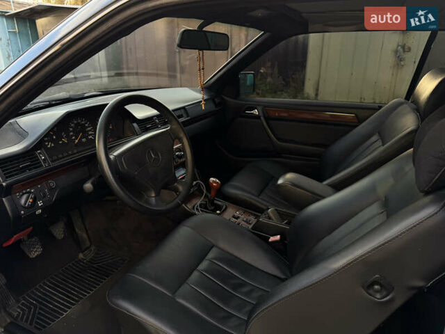 Черный Мерседес Е-Класс, объемом двигателя 2.2 л и пробегом 298 тыс. км за 6500 $, фото 15 на Automoto.ua