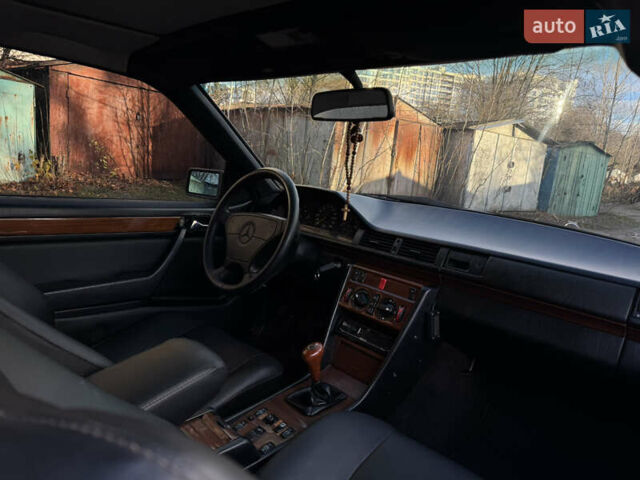 Черный Мерседес Е-Класс, объемом двигателя 2.2 л и пробегом 298 тыс. км за 6500 $, фото 22 на Automoto.ua