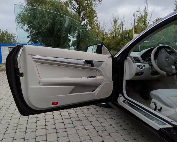Чорний Мерседес Е-Клас, об'ємом двигуна 2.2 л та пробігом 285 тис. км за 12500 $, фото 8 на Automoto.ua