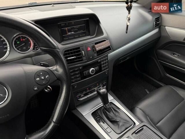 Черный Мерседес Е-Класс, объемом двигателя 3 л и пробегом 190 тыс. км за 13000 $, фото 40 на Automoto.ua