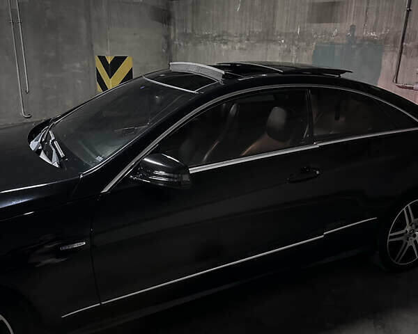 Мерседес Е-Класс 2010 в Кривом Роге на Automoto.ua Черный Мерседес Е-Класс, объемом двигателя 2.99 л и пробегом 180 тыс. км за 15000 $, фото 5 на Automoto.ua