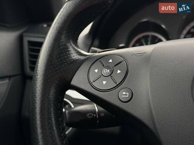 Черный Мерседес Е-Класс, объемом двигателя 3 л и пробегом 190 тыс. км за 13000 $, фото 38 на Automoto.ua