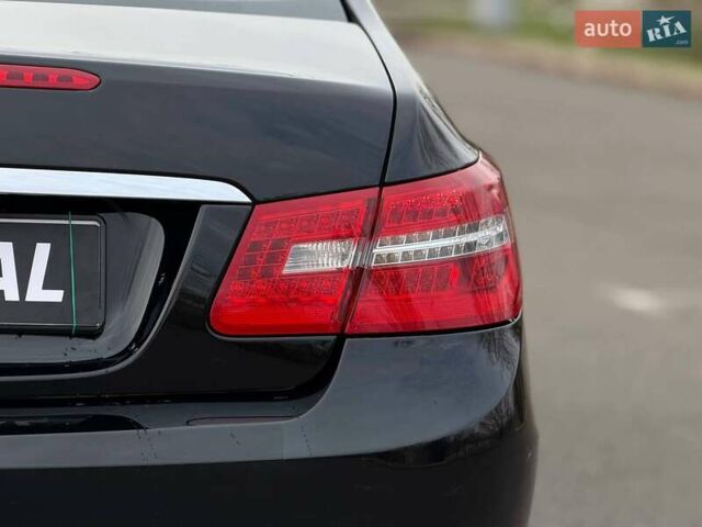 Черный Мерседес Е-Класс, объемом двигателя 3 л и пробегом 190 тыс. км за 13000 $, фото 22 на Automoto.ua