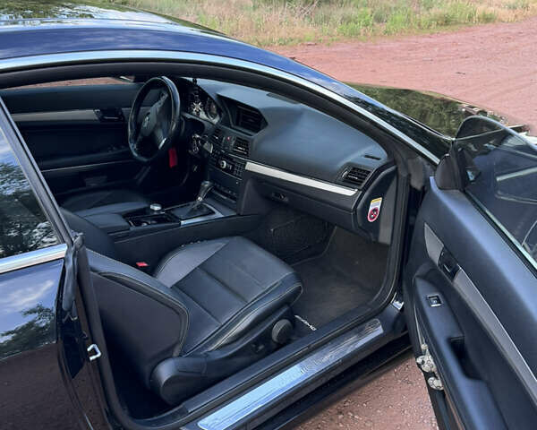 Чорний Мерседес Е-Клас, об'ємом двигуна 3 л та пробігом 220 тис. км за 11900 $, фото 8 на Automoto.ua