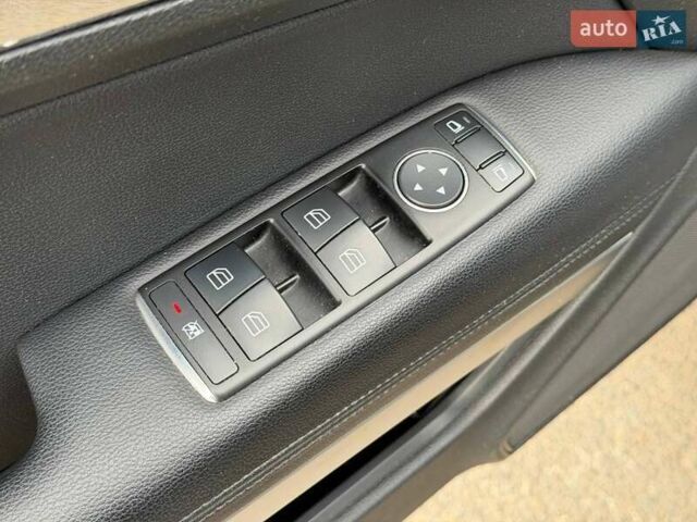 Черный Мерседес Е-Класс, объемом двигателя 3 л и пробегом 190 тыс. км за 13000 $, фото 33 на Automoto.ua