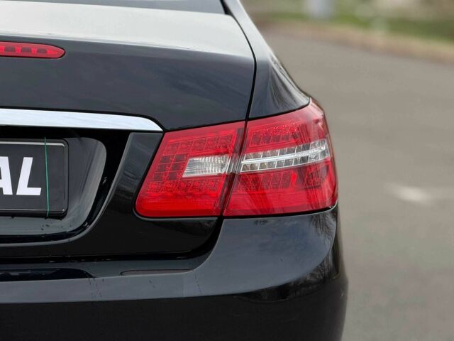 Черный Мерседес Е-Класс, объемом двигателя 3 л и пробегом 190 тыс. км за 13000 $, фото 7 на Automoto.ua