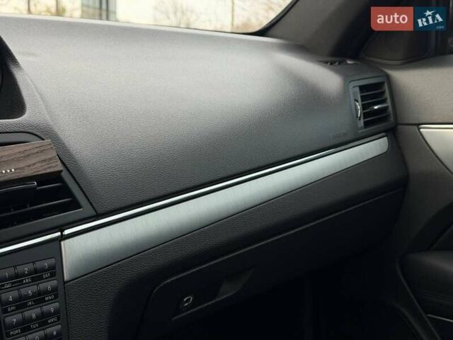 Черный Мерседес Е-Класс, объемом двигателя 3 л и пробегом 190 тыс. км за 13000 $, фото 46 на Automoto.ua