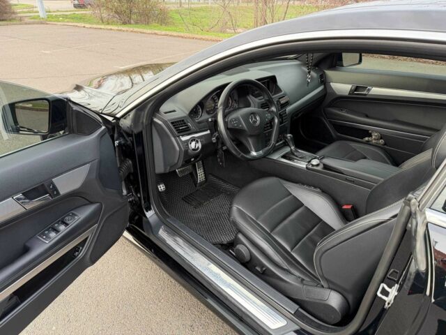 Черный Мерседес Е-Класс, объемом двигателя 3 л и пробегом 190 тыс. км за 13000 $, фото 17 на Automoto.ua