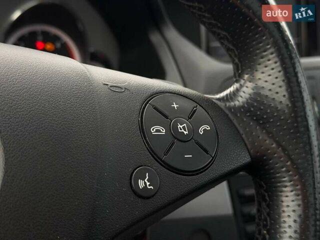 Черный Мерседес Е-Класс, объемом двигателя 3 л и пробегом 190 тыс. км за 13000 $, фото 39 на Automoto.ua