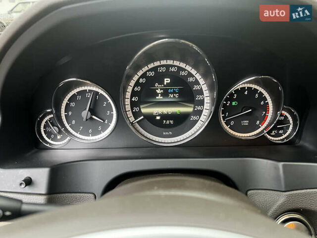 Черный Мерседес Е-Класс, объемом двигателя 4.66 л и пробегом 194 тыс. км за 12500 $, фото 33 на Automoto.ua