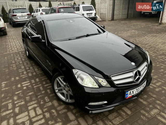 Черный Мерседес Е-Класс, объемом двигателя 4.66 л и пробегом 194 тыс. км за 12500 $, фото 1 на Automoto.ua