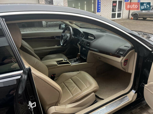 Черный Мерседес Е-Класс, объемом двигателя 4.66 л и пробегом 194 тыс. км за 12500 $, фото 28 на Automoto.ua
