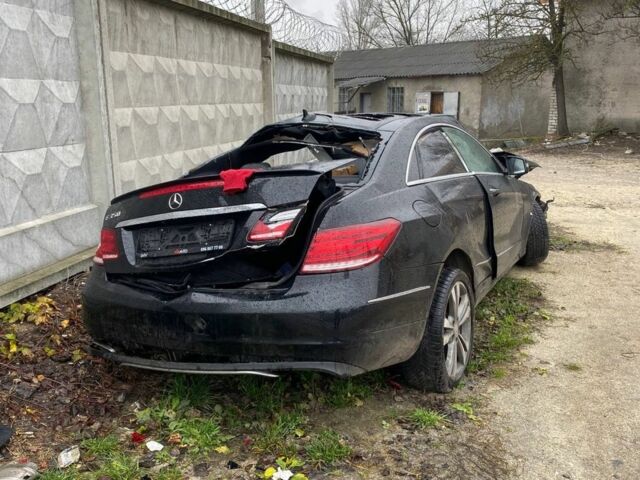 Черный Мерседес Е-Класс, объемом двигателя 0 л и пробегом 100 тыс. км за 2500 $, фото 1 на Automoto.ua