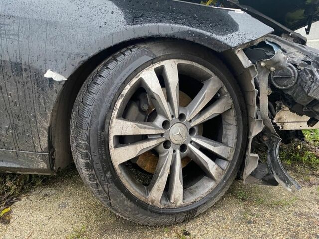 Черный Мерседес Е-Класс, объемом двигателя 0 л и пробегом 100 тыс. км за 2500 $, фото 5 на Automoto.ua