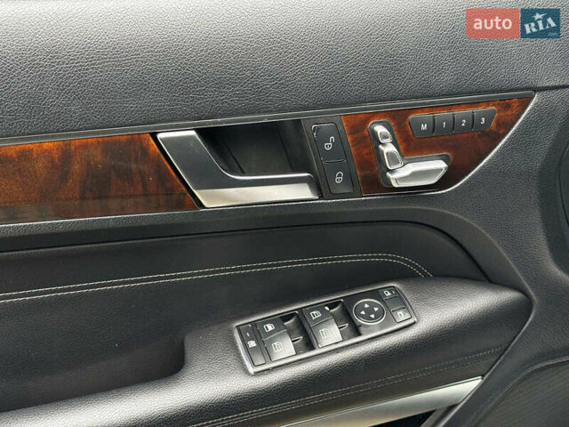 Мерседес Е-Класс 2013 в Харькове на Automoto.ua Черный Мерседес Е-Класс, объемом двигателя 3 л и пробегом 185 тыс. км за 17440 $, фото 15 на Automoto.ua