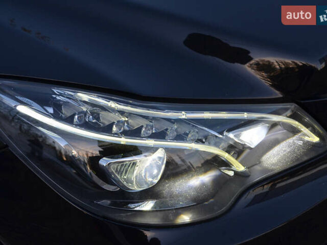 Черный Мерседес Е-Класс, объемом двигателя 2 л и пробегом 128 тыс. км за 17900 $, фото 9 на Automoto.ua