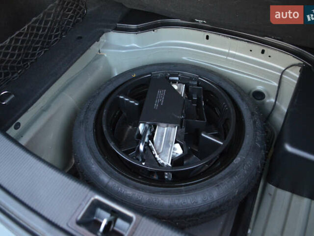 Черный Мерседес Е-Класс, объемом двигателя 2 л и пробегом 128 тыс. км за 17900 $, фото 8 на Automoto.ua