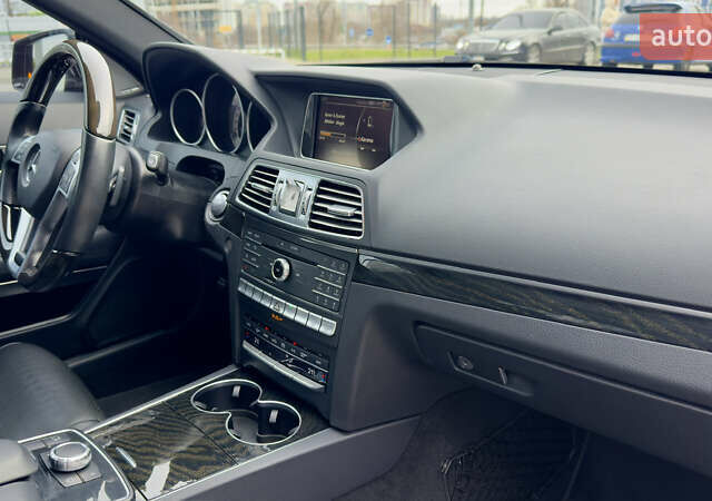 Чорний Мерседес Е-Клас, об'ємом двигуна 3 л та пробігом 128 тис. км за 19900 $, фото 34 на Automoto.ua