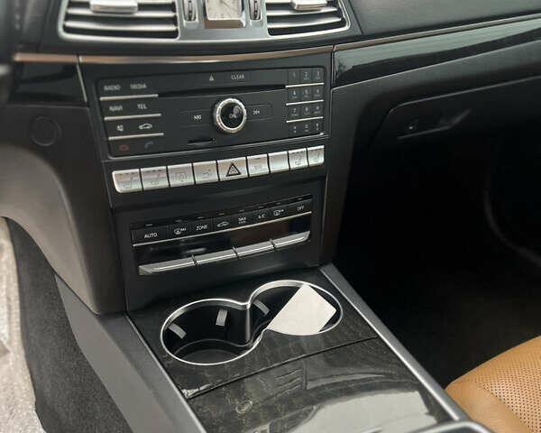 Чорний Мерседес Е-Клас, об'ємом двигуна 3 л та пробігом 170 тис. км за 18200 $, фото 15 на Automoto.ua