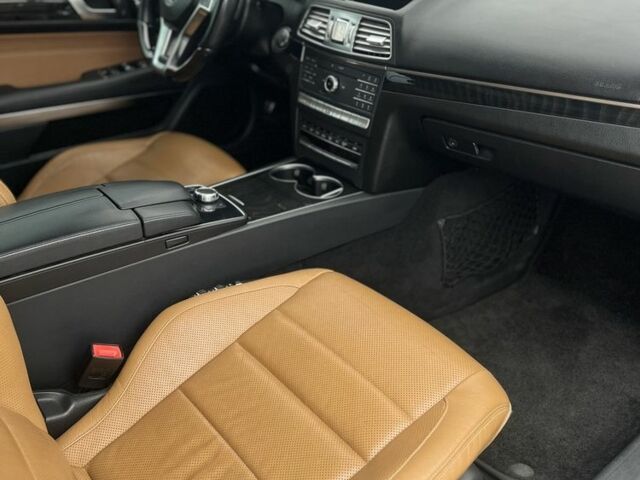 Чорний Мерседес Е-Клас, об'ємом двигуна 3 л та пробігом 170 тис. км за 476 $, фото 3 на Automoto.ua