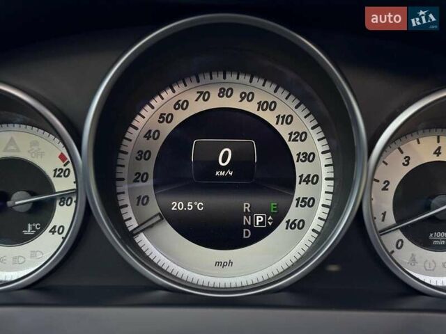 Черный Мерседес Е-Класс, объемом двигателя 3 л и пробегом 125 тыс. км за 17290 $, фото 36 на Automoto.ua
