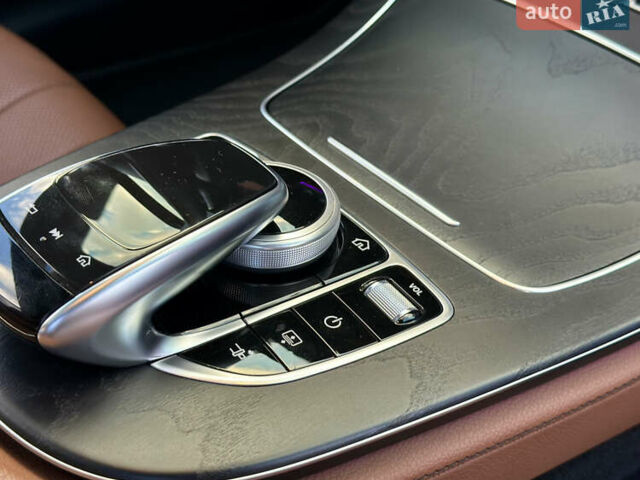 Чорний Мерседес Е-Клас, об'ємом двигуна 3 л та пробігом 28 тис. км за 37000 $, фото 22 на Automoto.ua
