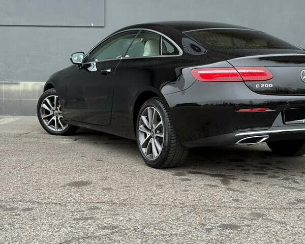 Черный Мерседес Е-Класс, объемом двигателя 1.99 л и пробегом 109 тыс. км за 39000 $, фото 14 на Automoto.ua