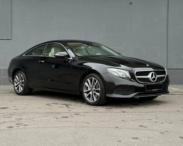 Черный Мерседес Е-Класс, объемом двигателя 1.99 л и пробегом 109 тыс. км за 39000 $, фото 6 на Automoto.ua