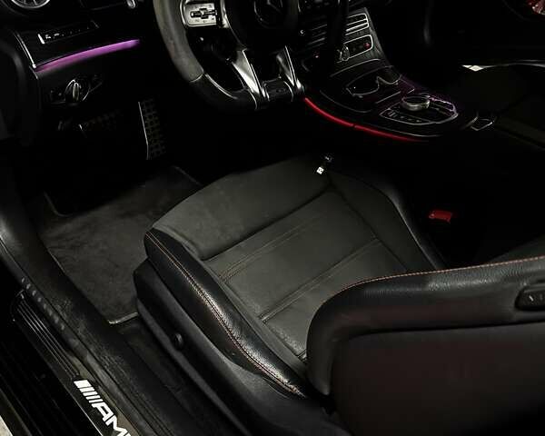 Черный Мерседес Е-Класс, объемом двигателя 3 л и пробегом 112 тыс. км за 55000 $, фото 5 на Automoto.ua