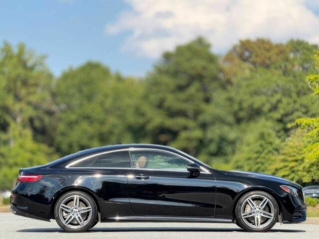 Черный Мерседес Е-Класс, объемом двигателя 3 л и пробегом 46 тыс. км за 23000 $, фото 3 на Automoto.ua