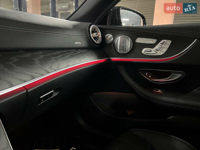 Черный Мерседес Е-Класс, объемом двигателя 3 л и пробегом 25 тыс. км за 46500 $, фото 40 на Automoto.ua