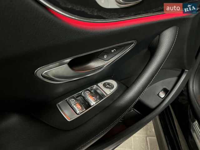 Черный Мерседес Е-Класс, объемом двигателя 3 л и пробегом 25 тыс. км за 46500 $, фото 28 на Automoto.ua