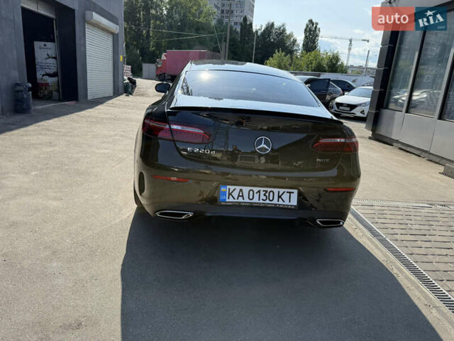 Чорний Мерседес Е-Клас, об'ємом двигуна 1.95 л та пробігом 52 тис. км за 55000 $, фото 5 на Automoto.ua