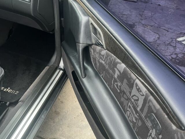 Чорний Мерседес Е-Клас, об'ємом двигуна 2.3 л та пробігом 400 тис. км за 2450 $, фото 15 на Automoto.ua