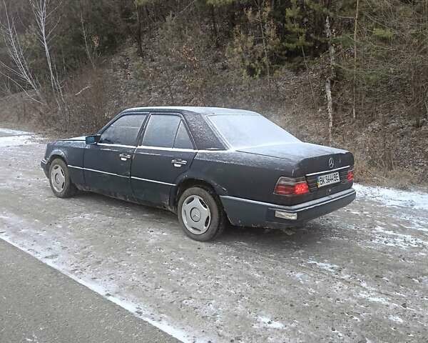 Чорний Мерседес Е-Клас, об'ємом двигуна 2 л та пробігом 333 тис. км за 950 $, фото 10 на Automoto.ua