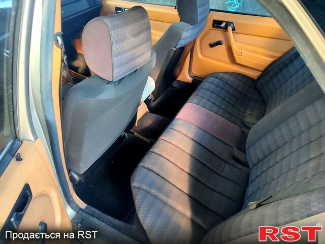 Чорний Мерседес Е-Клас, об'ємом двигуна 2 л та пробігом 250 тис. км за 1700 $, фото 5 на Automoto.ua