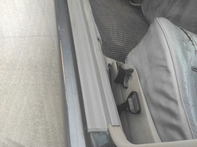 Чорний Мерседес Е-Клас, об'ємом двигуна 3 л та пробігом 312 тис. км за 4700 $, фото 16 на Automoto.ua