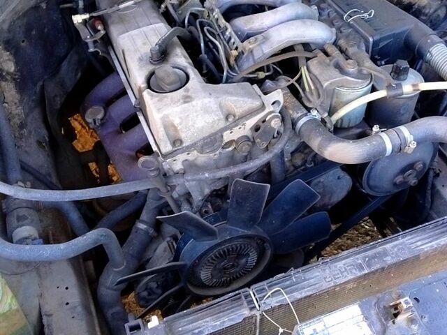 Черный Мерседес Е-Класс, объемом двигателя 2.5 л и пробегом 558 тыс. км за 2200 $, фото 7 на Automoto.ua