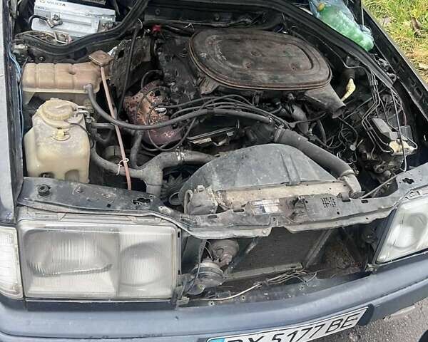 Черный Мерседес Е-Класс, объемом двигателя 0 л и пробегом 700 тыс. км за 1200 $, фото 7 на Automoto.ua