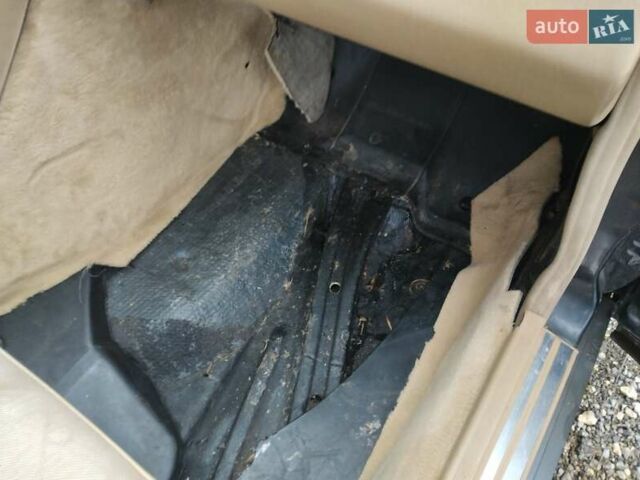 Черный Мерседес Е-Класс, объемом двигателя 2.3 л и пробегом 123 тыс. км за 1000 $, фото 11 на Automoto.ua