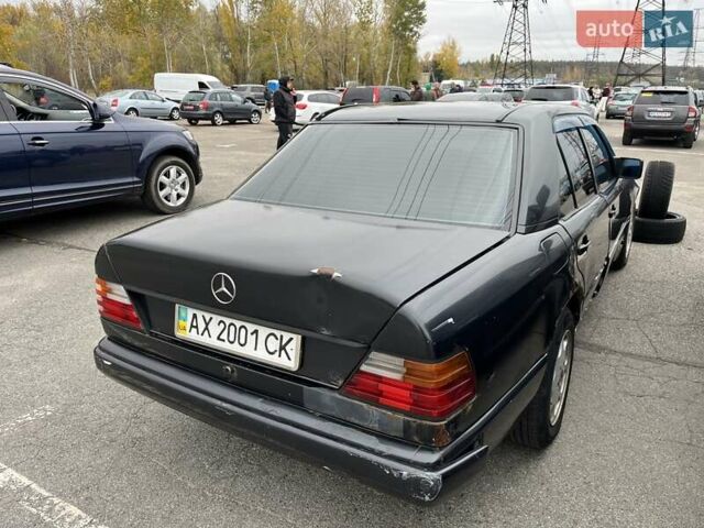 Черный Мерседес Е-Класс, объемом двигателя 2.3 л и пробегом 463 тыс. км за 2000 $, фото 2 на Automoto.ua