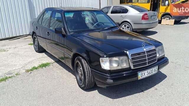 Чорний Мерседес Е-Клас, об'ємом двигуна 3 л та пробігом 460 тис. км за 2900 $, фото 2 на Automoto.ua