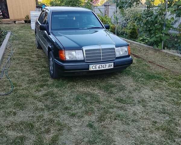 Чорний Мерседес Е-Клас, об'ємом двигуна 2 л та пробігом 460 тис. км за 3000 $, фото 1 на Automoto.ua