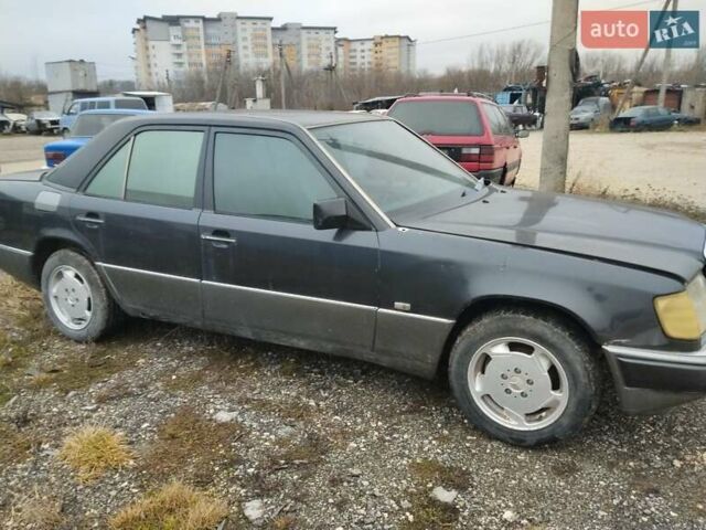 Черный Мерседес Е-Класс, объемом двигателя 2.3 л и пробегом 123 тыс. км за 1000 $, фото 1 на Automoto.ua