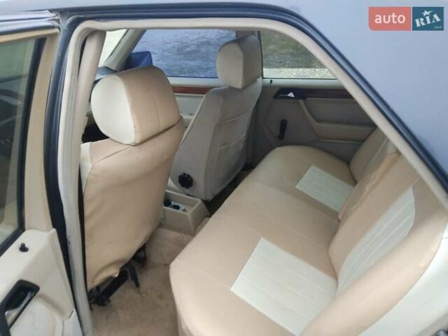 Черный Мерседес Е-Класс, объемом двигателя 2.3 л и пробегом 123 тыс. км за 1000 $, фото 5 на Automoto.ua