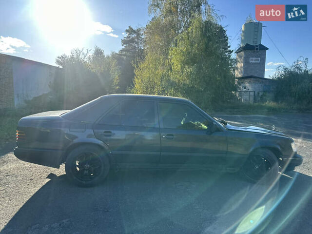 Чорний Мерседес Е-Клас, об'ємом двигуна 2.6 л та пробігом 450 тис. км за 2500 $, фото 5 на Automoto.ua