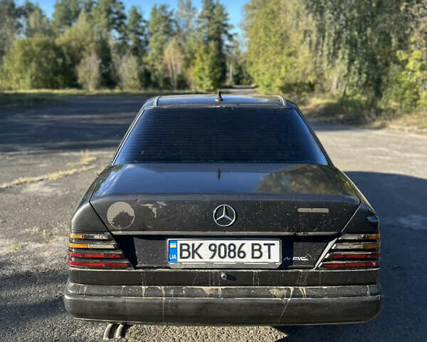 Чорний Мерседес Е-Клас, об'ємом двигуна 2.6 л та пробігом 450 тис. км за 2500 $, фото 4 на Automoto.ua