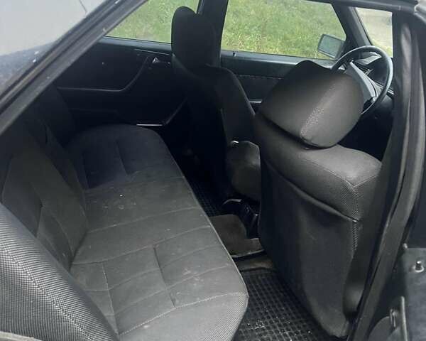 Черный Мерседес Е-Класс, объемом двигателя 0 л и пробегом 700 тыс. км за 1200 $, фото 3 на Automoto.ua