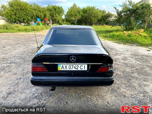 Чорний Мерседес Е-Клас, об'ємом двигуна 2.3 л та пробігом 200 тис. км за 1450 $, фото 2 на Automoto.ua