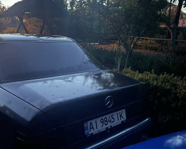 Черный Мерседес Е-Класс, объемом двигателя 2.55 л и пробегом 530 тыс. км за 2500 $, фото 4 на Automoto.ua